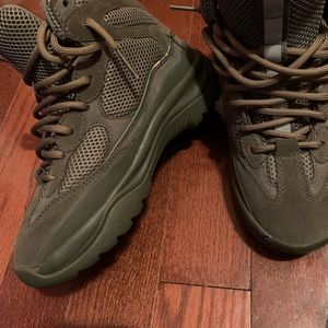 Yeezy Boots Season 7 Woman Size 39